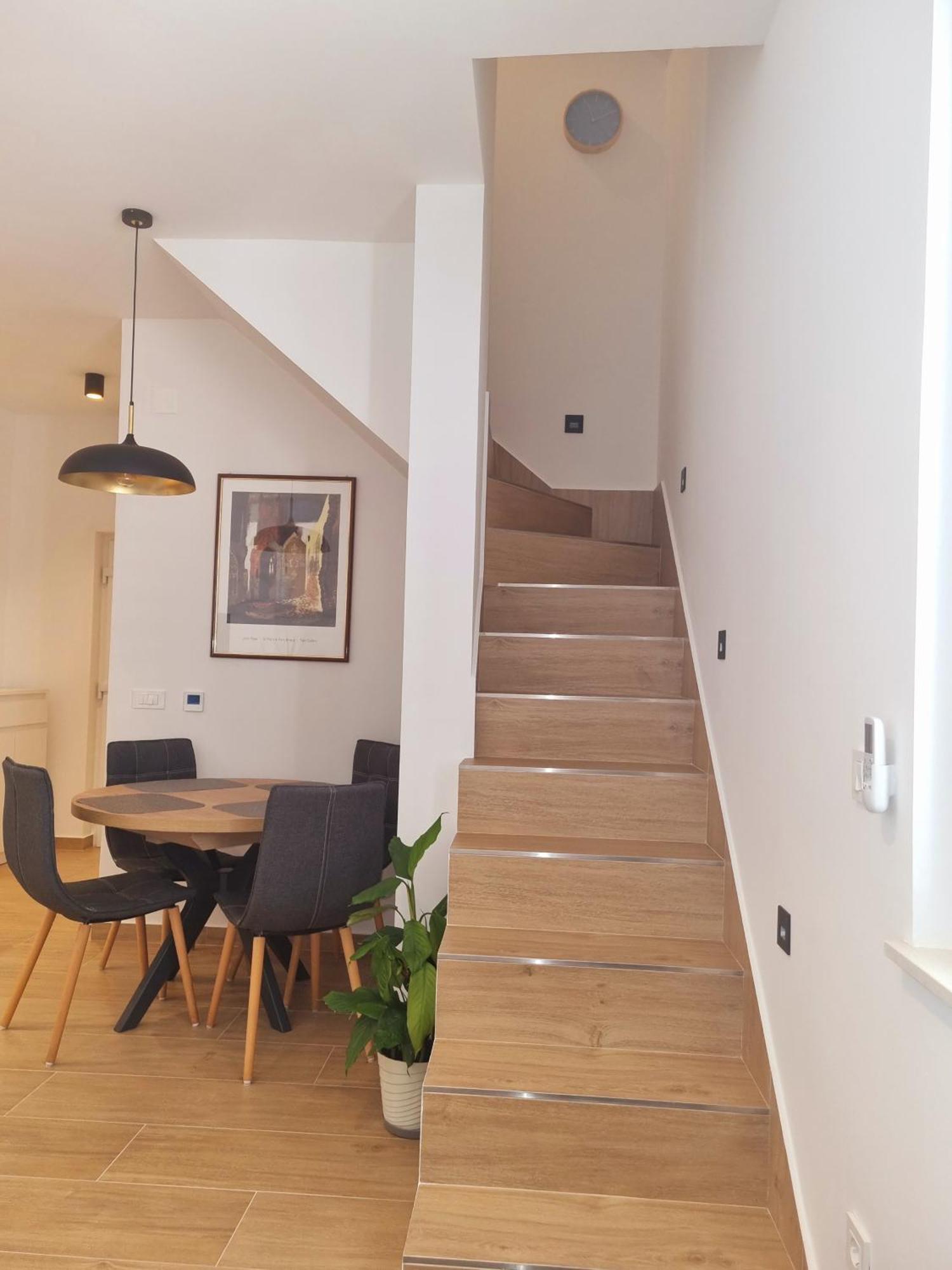 Marich Homestay دوبروفينك المظهر الخارجي الصورة